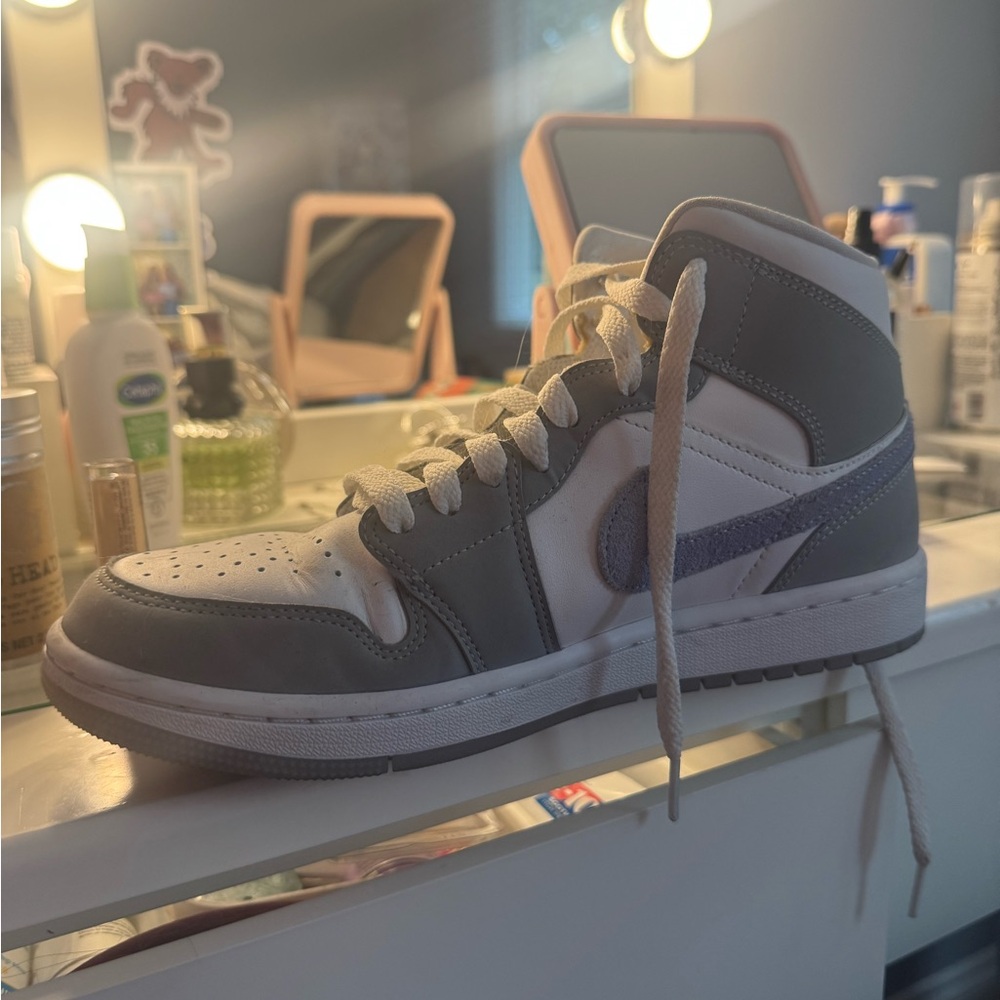 Wolf Grey Jordan’s